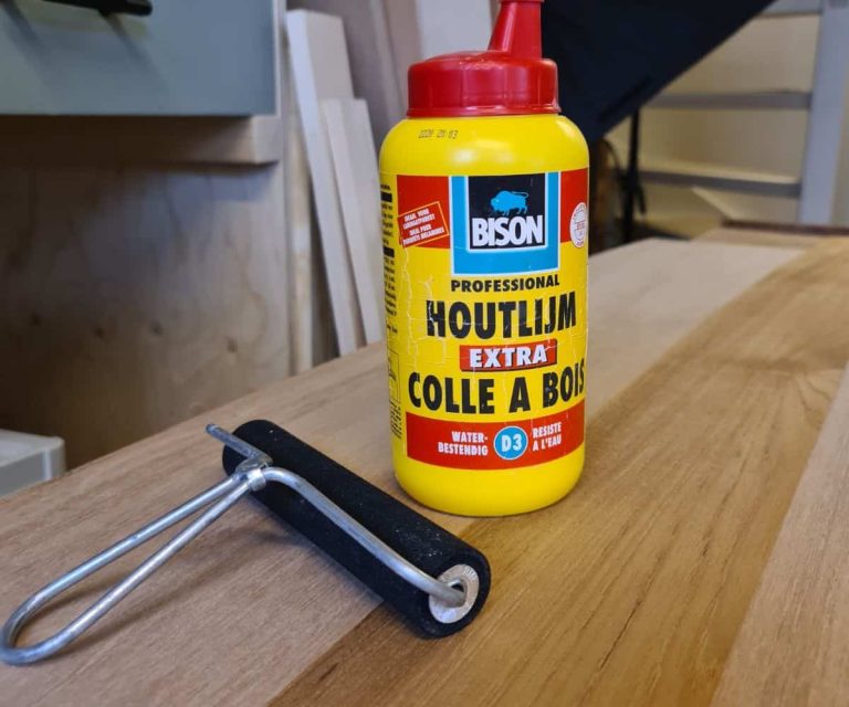 wood glue and glue roller